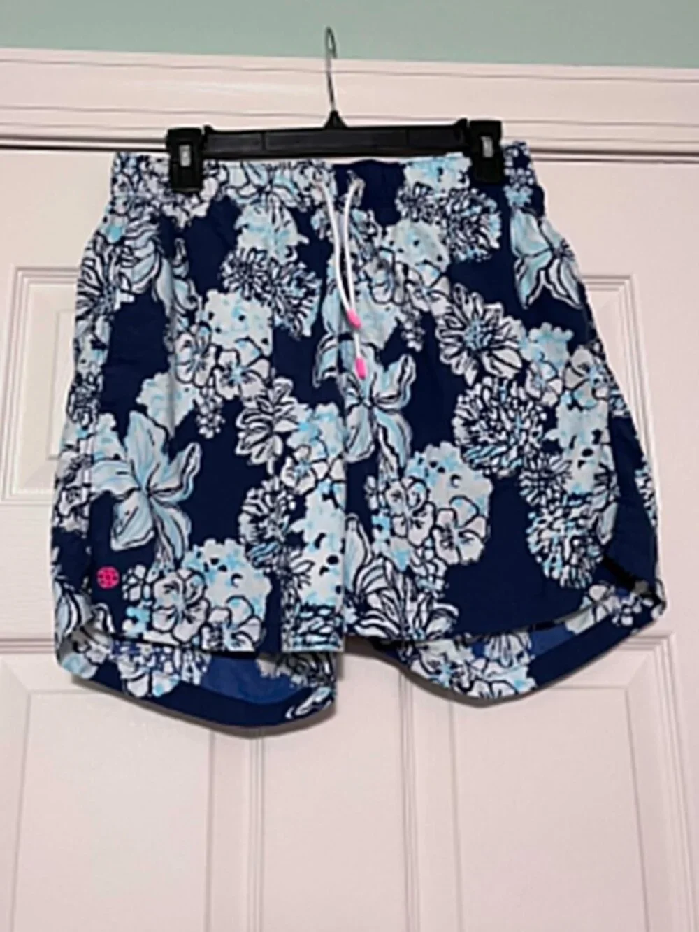 Lilly Pulitzer Capri Trunk Swim Shorts Men's SMALL Low Tide Navy Bouquet All Day